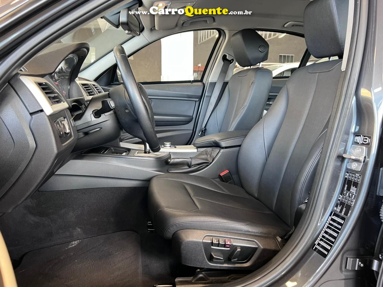 BMW 320i 2.0 16V TURBO 2014 - Loja