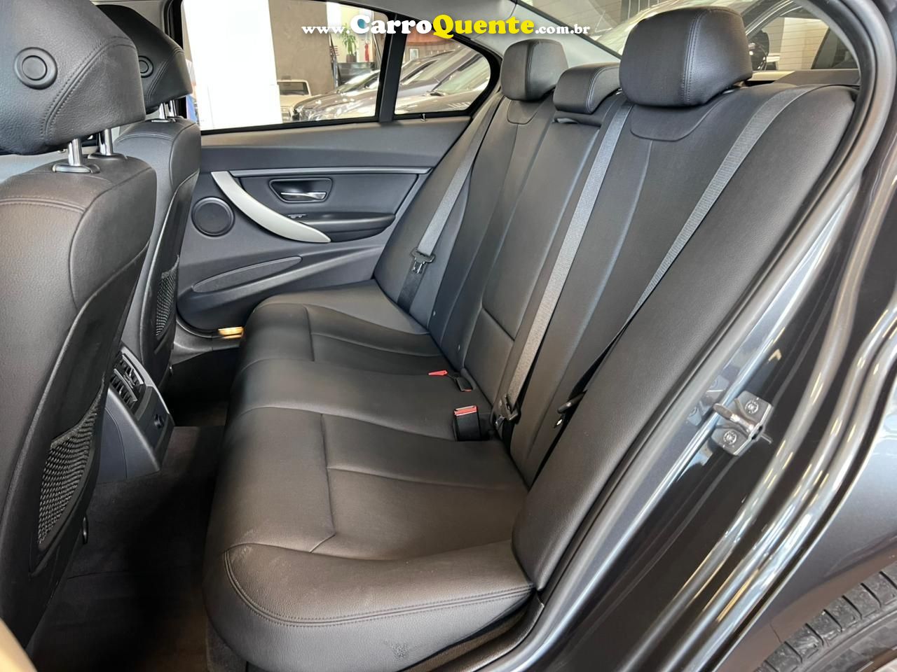 BMW 320i 2.0 16V TURBO 2014 - Loja