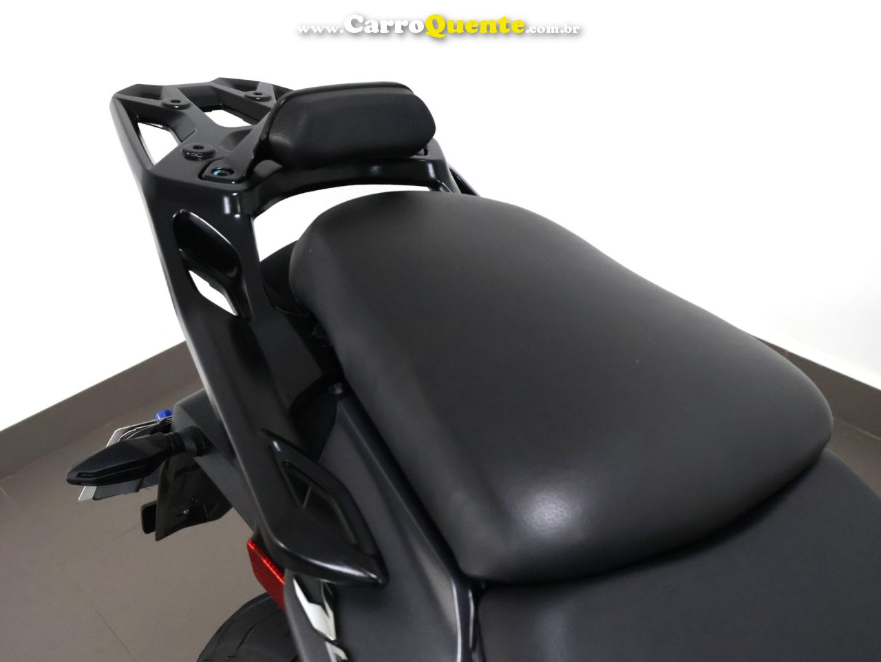 BAJAJ DOMINAR 400 ABS 2023 - Loja