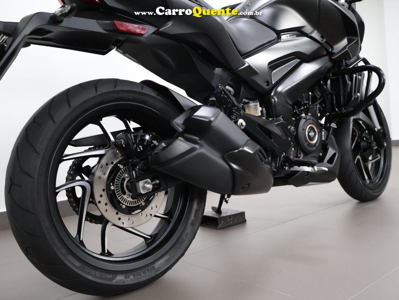 BAJAJ DOMINAR 400 ABS 2023 - Loja