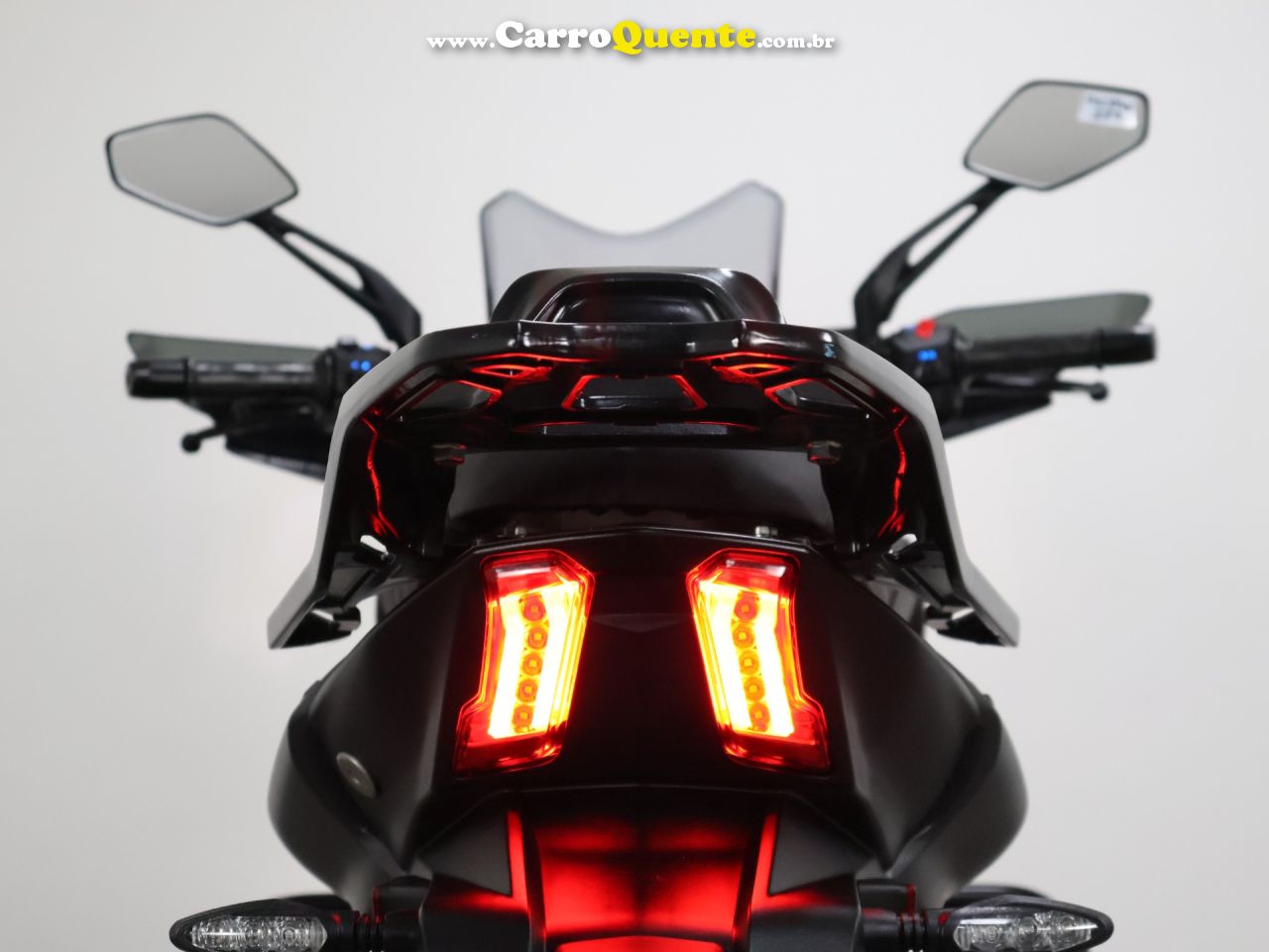 BAJAJ DOMINAR 400 ABS 2023 - Loja