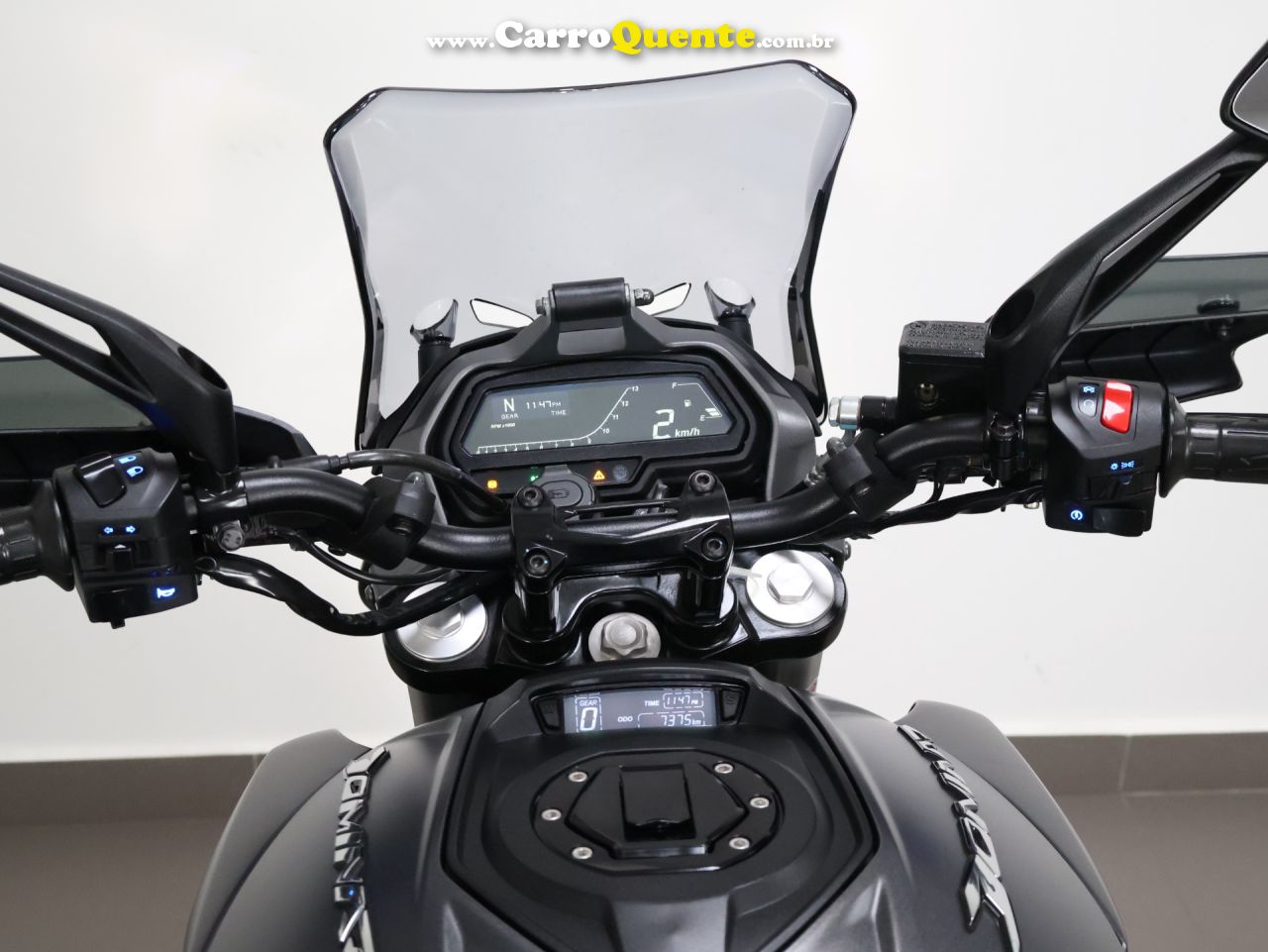 BAJAJ DOMINAR 400 ABS 2023 - Loja