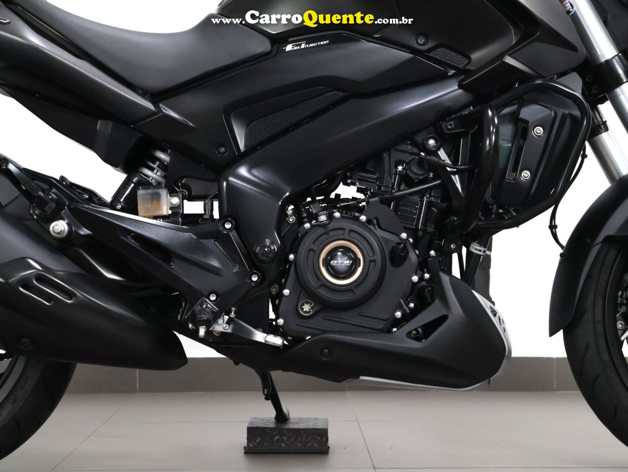 BAJAJ DOMINAR 400 ABS 2023 - Loja