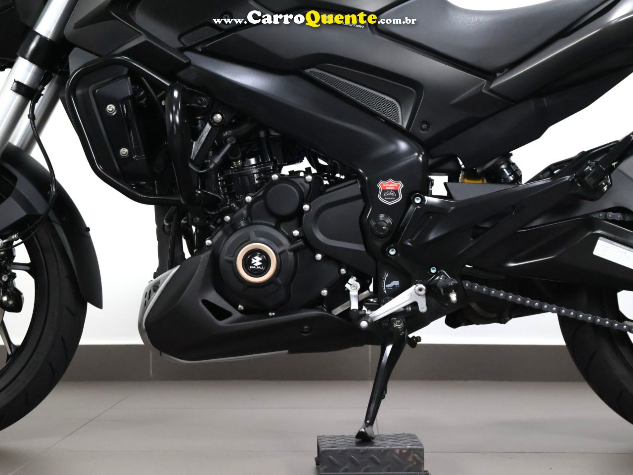 BAJAJ DOMINAR 400 ABS 2023 - Loja