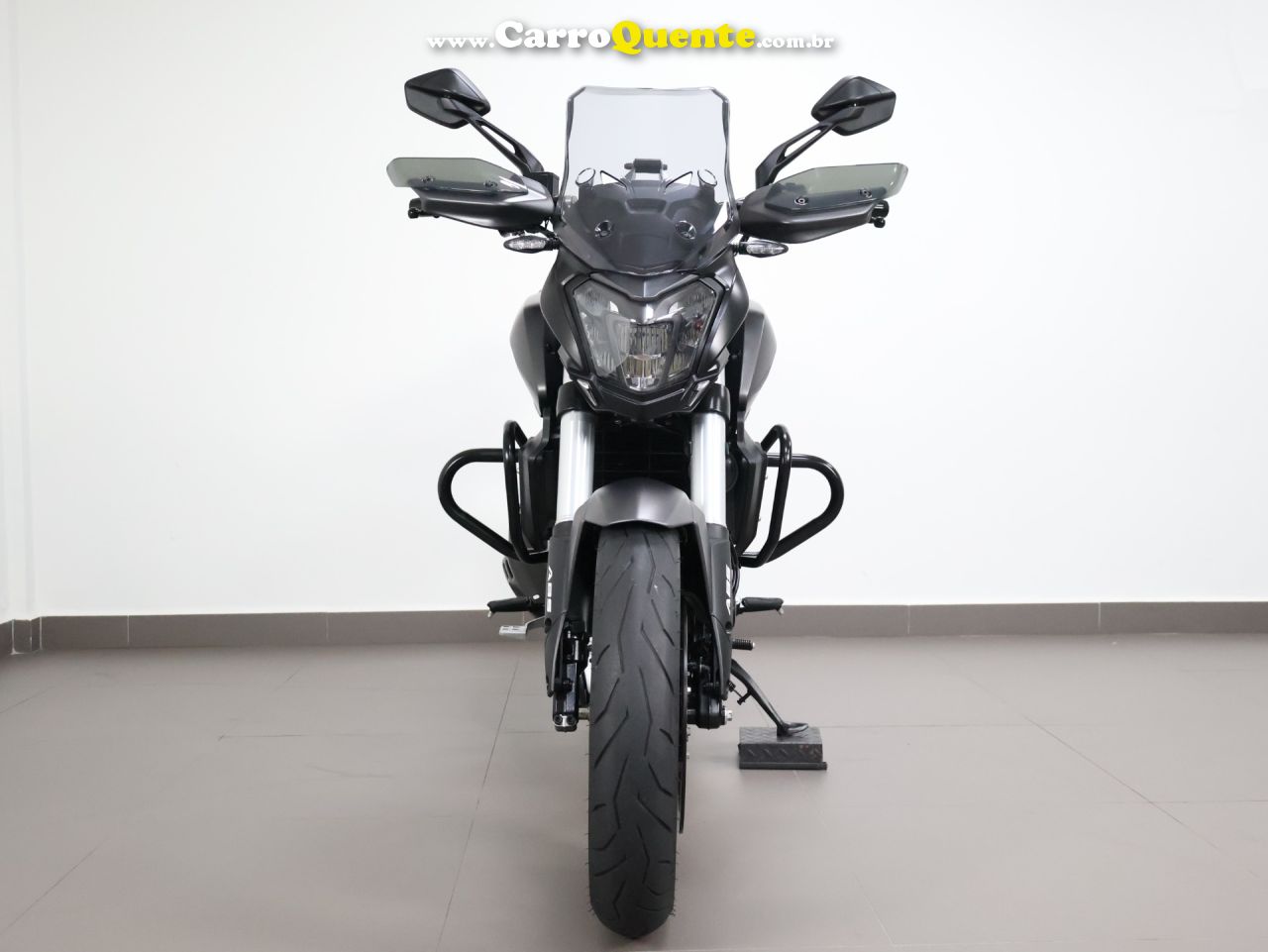 BAJAJ DOMINAR 400 ABS 2023 - Loja