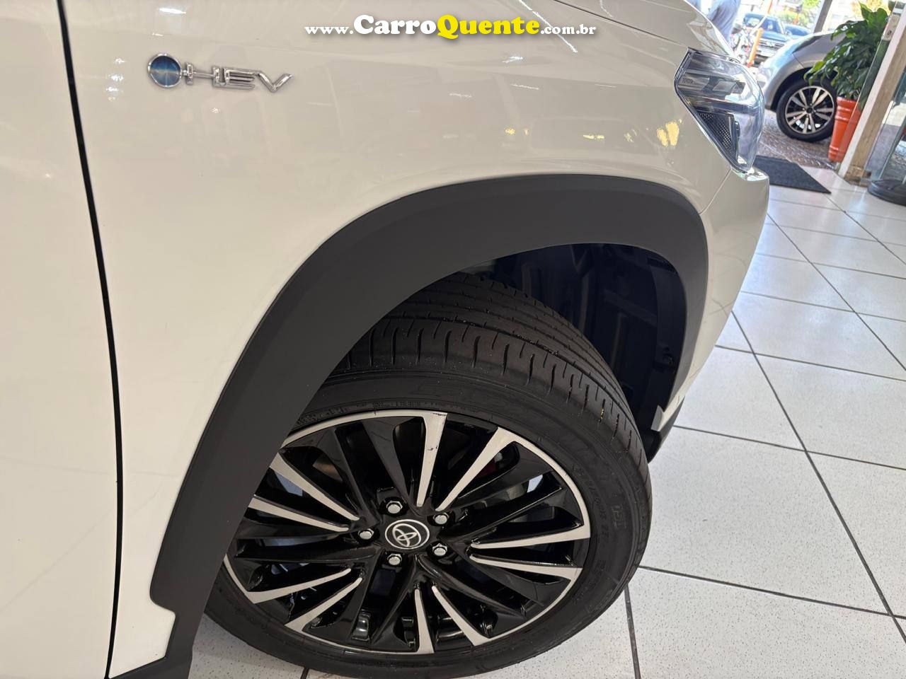 COROLLA CROSS 1.8 VVT-I HYBRID FLEX XRX CVT C/ TETO SOLAR 2026 - Loja