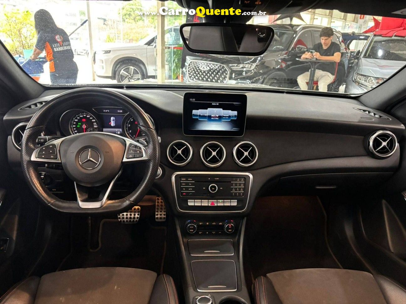 MERCEDES-BENZ GLA 250 2.0 CGI SPORT 7G-DCT 2019 - Loja