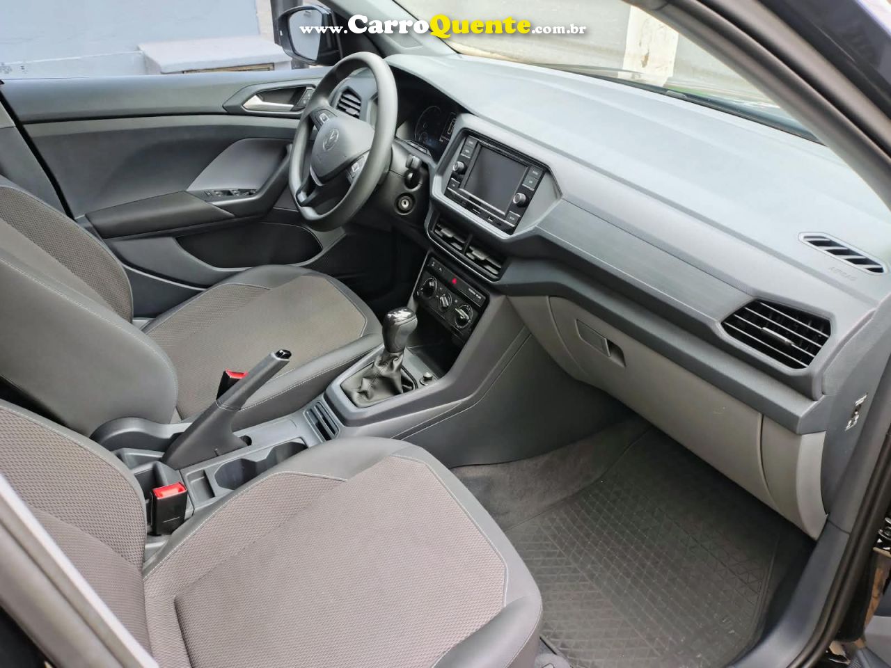 VOLKSWAGEN T-CROSS 1.0 200 TSI TOTAL SENSE 2024 - Loja