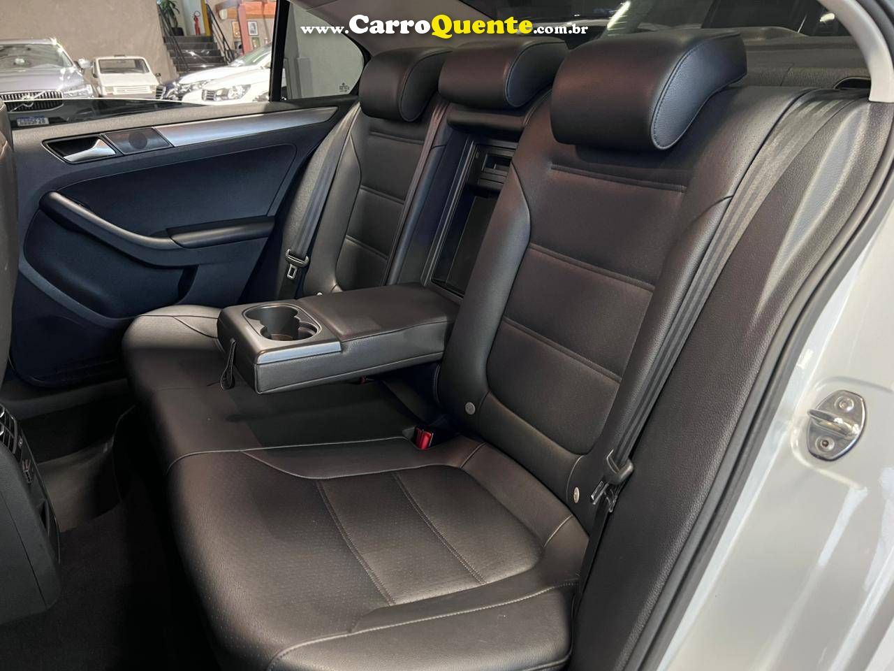 VOLKSWAGEN JETTA 1.4 16V TSI COMFORTLINE 2018 - Loja