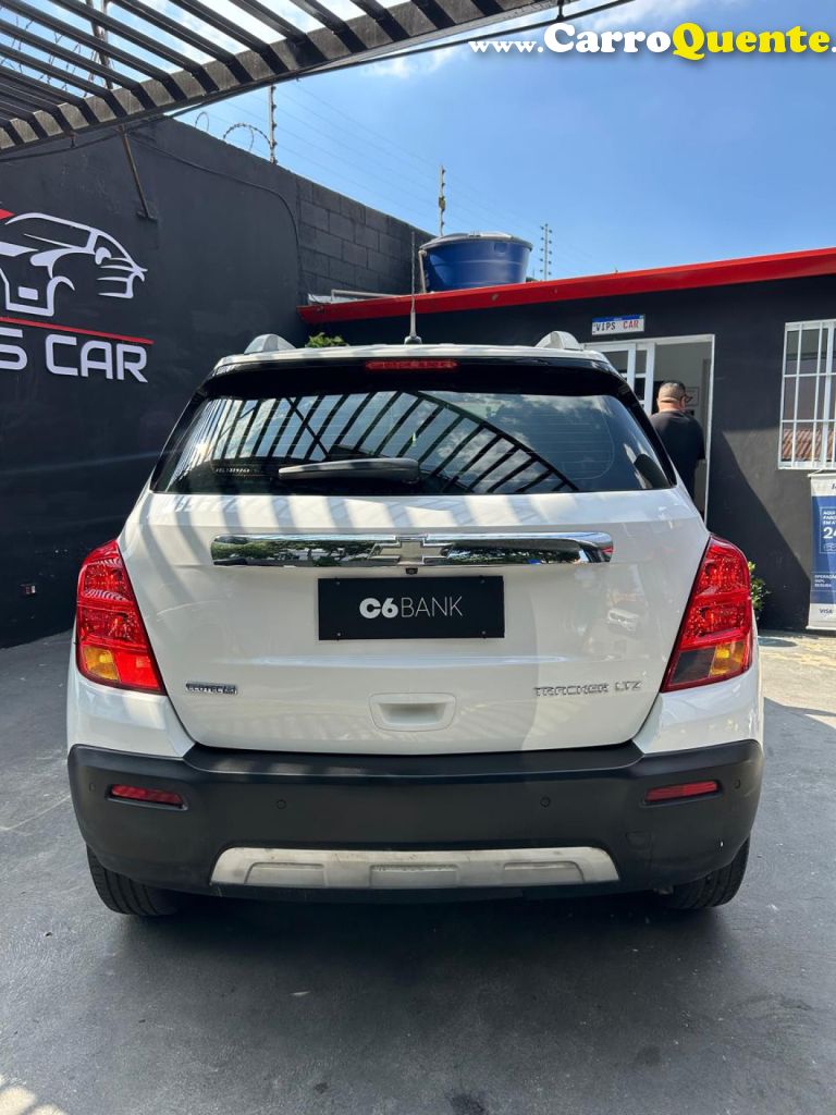 CHEVROLET   TRACKER LTZ 1.8 16V FLEX 4X2 AUT.   BRANCO 2014 1.8 FLEX - Loja