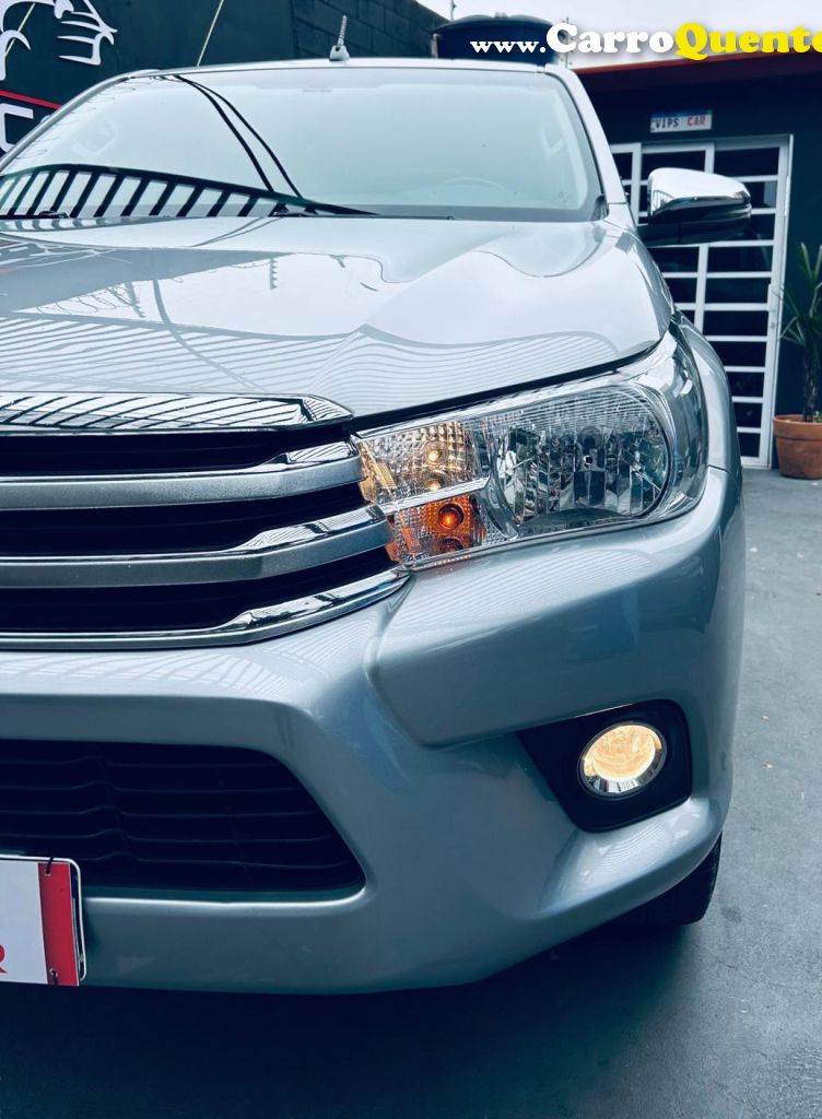 TOYOTA   HILUX SW4 SRV 4X2 2.7 FLEX 16V AUT.   PRATA 2018 2.7 FLEX - Loja