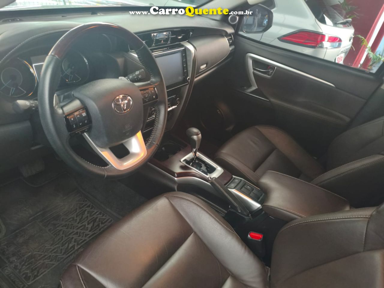 TOYOTA   HILUX SW4 SRV 4X2 2.7 FLEX 16V AUT.   PRATA 2020 2.7 FLEX - Loja