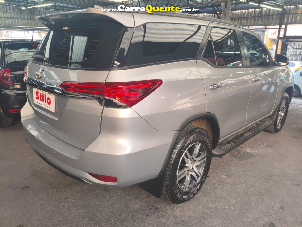 TOYOTA   HILUX SW4 SRV 4X2 2.7 FLEX 16V AUT.   PRATA 2020 2.7 FLEX - Loja