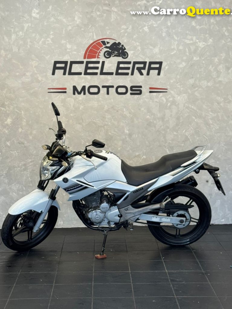 YAMAHA    FAZER YS250   BRANCO 2015 250 GASOLINA - Loja