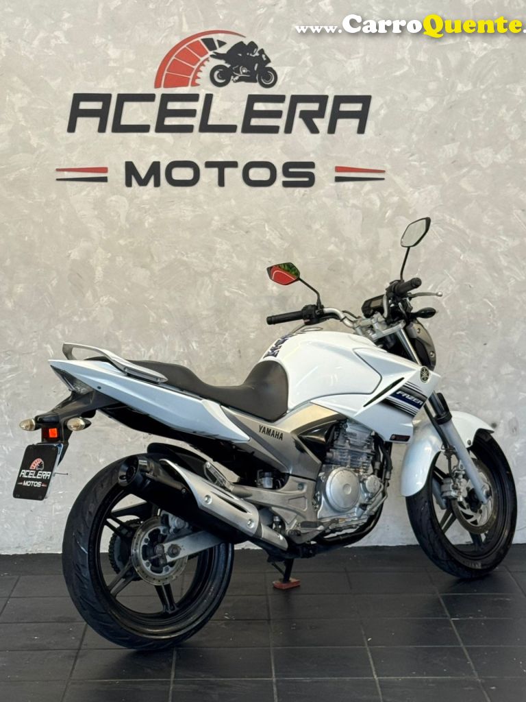 YAMAHA    FAZER YS250   BRANCO 2015 250 GASOLINA - Loja