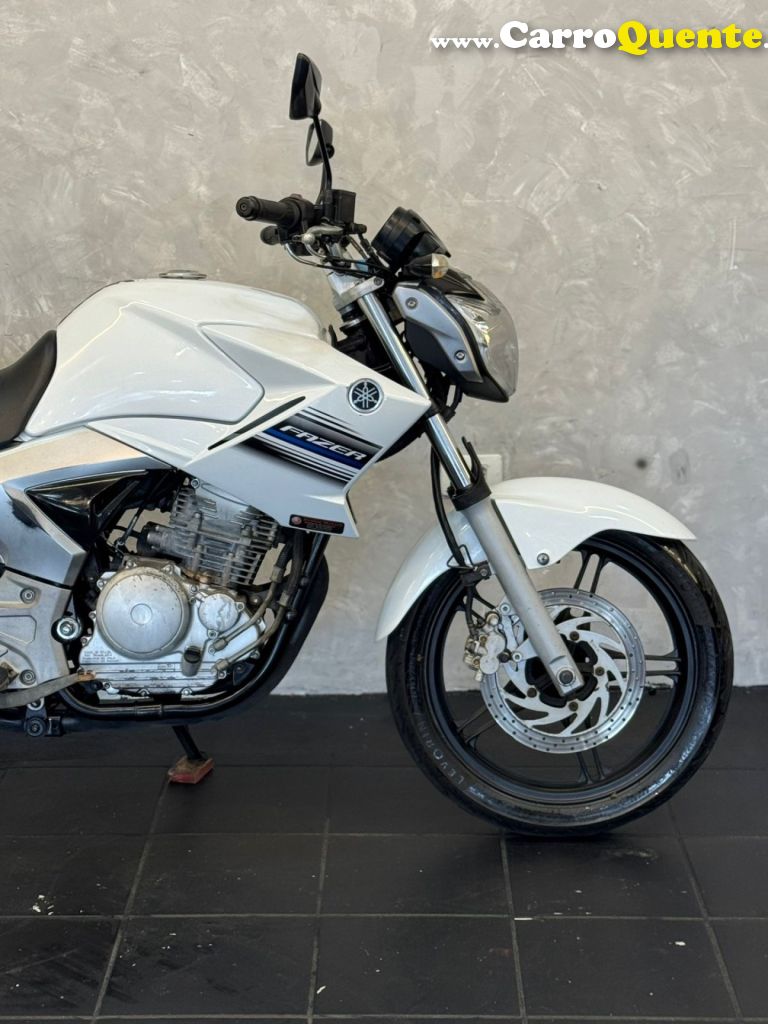 YAMAHA    FAZER YS250   BRANCO 2015 250 GASOLINA - Loja