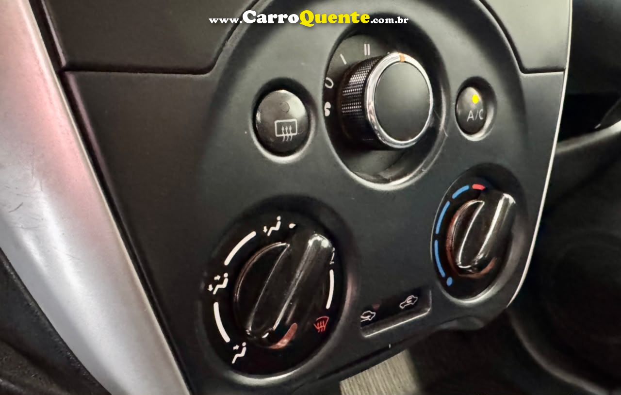 NISSAN   VERSA SV 1.6 16V FLEXSTART 4P AUT.   VERMELHO 2018 1.6 FLEX - Loja