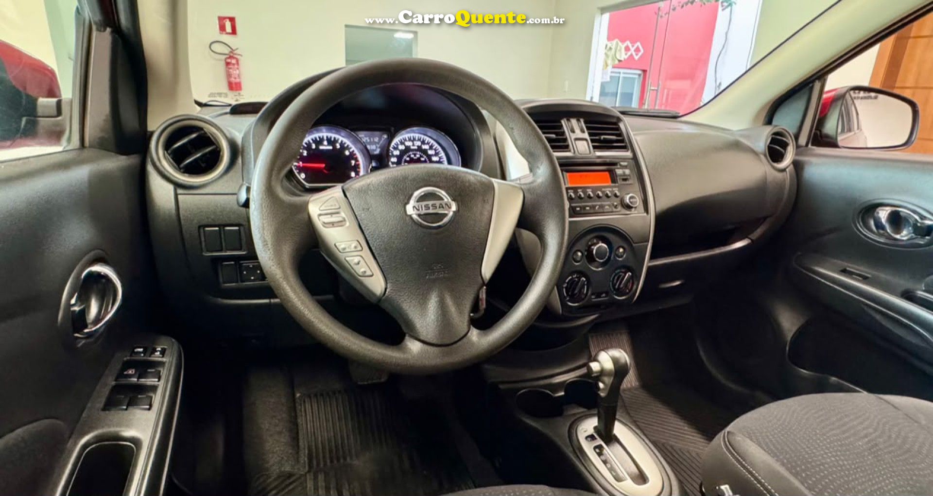 NISSAN   VERSA SV 1.6 16V FLEXSTART 4P AUT.   VERMELHO 2018 1.6 FLEX - Loja
