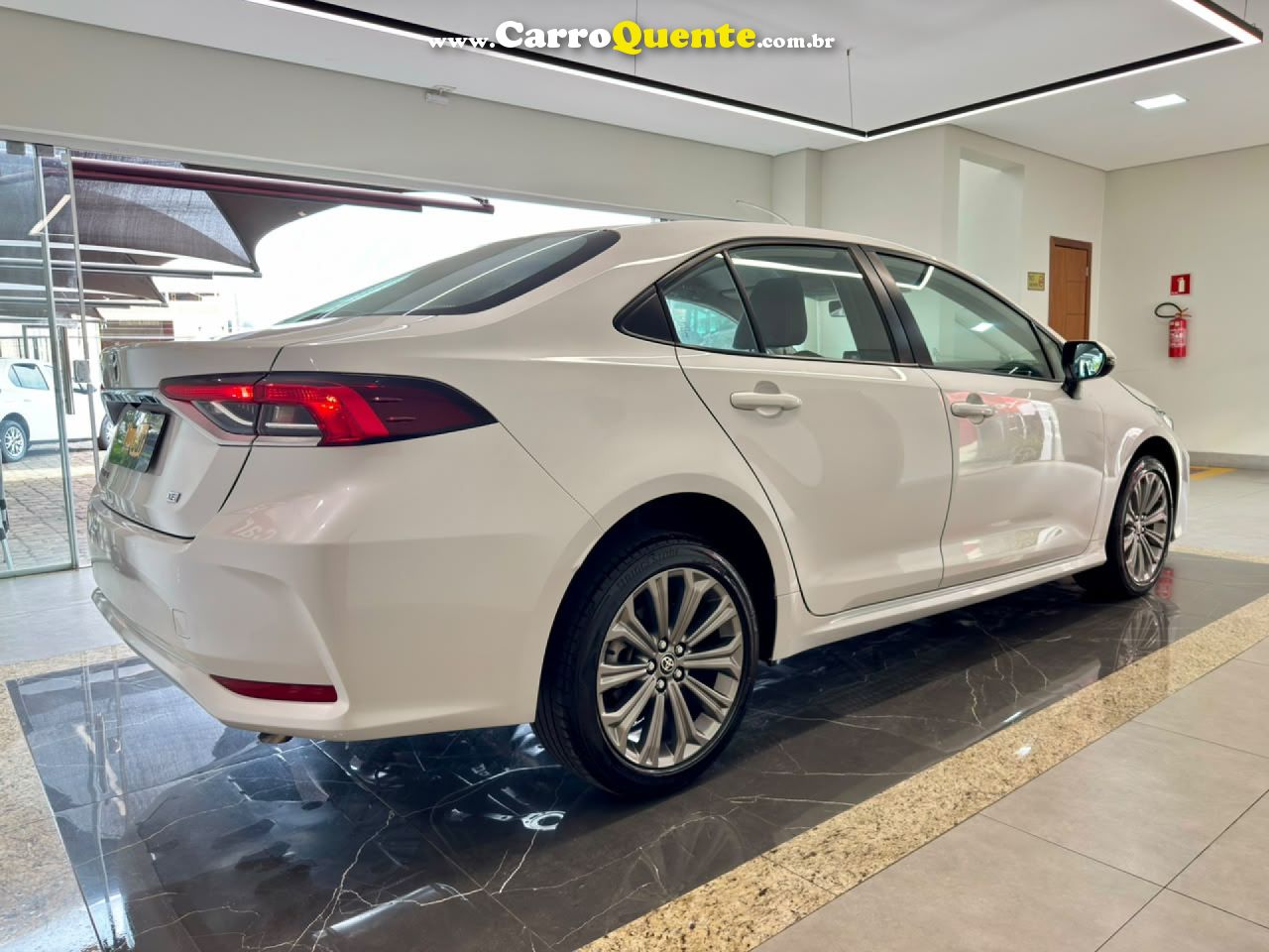 TOYOTA   COROLLA XEI 2.0 FLEX 16V AUT.   BRANCO 2022 2.0 FLEX - Loja