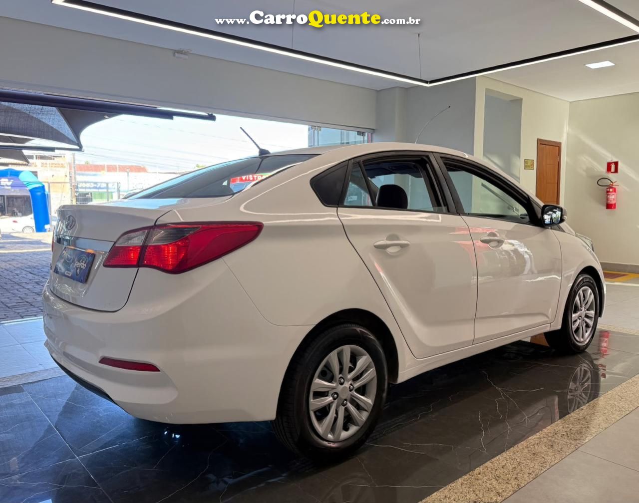 HYUNDAI   HB20S C.PLUSC.STYLE1.0 FLEX 12V MEC. 4P   BRANCO 2017 1.0 FLEX - Loja