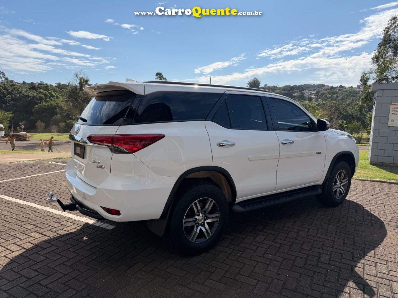 TOYOTA   HILUX SW4 SRV 4X2 2.7 FLEX 16V AUT.   BRANCO 2019 2.7 FLEX - Loja