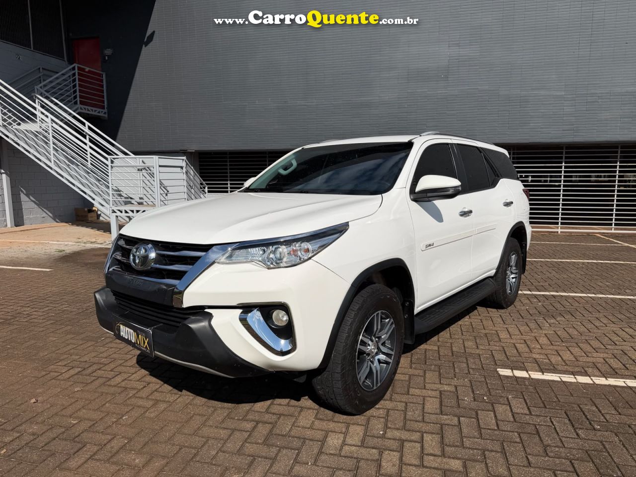 TOYOTA   HILUX SW4 SRV 4X2 2.7 FLEX 16V AUT.   BRANCO 2019 2.7 FLEX - Loja