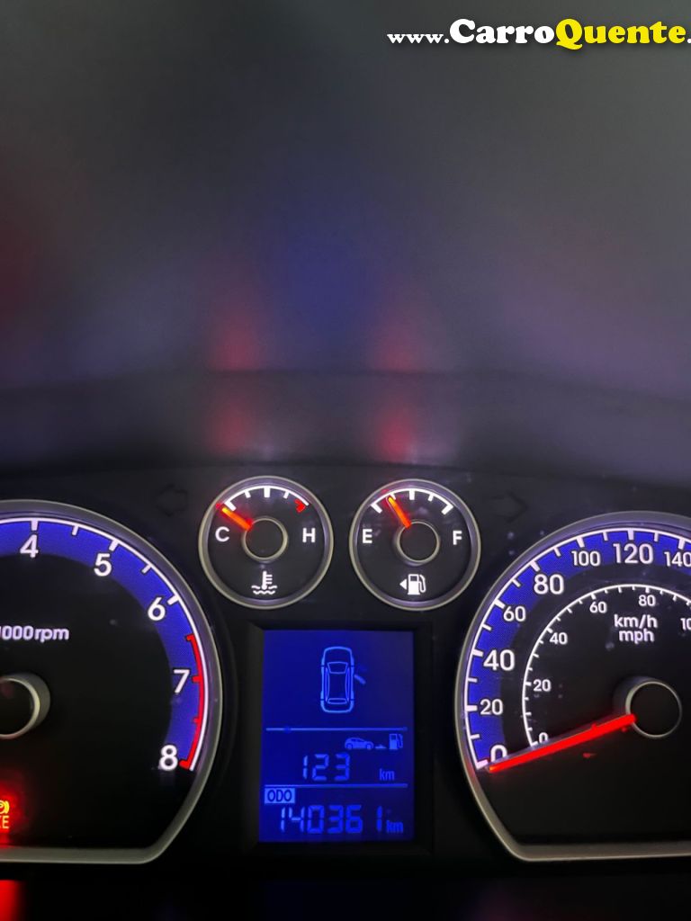 HYUNDAI   I30 2.0 16V 145CV 5P MEC.   PRATA 2011 2.0 GASOLINA - Loja