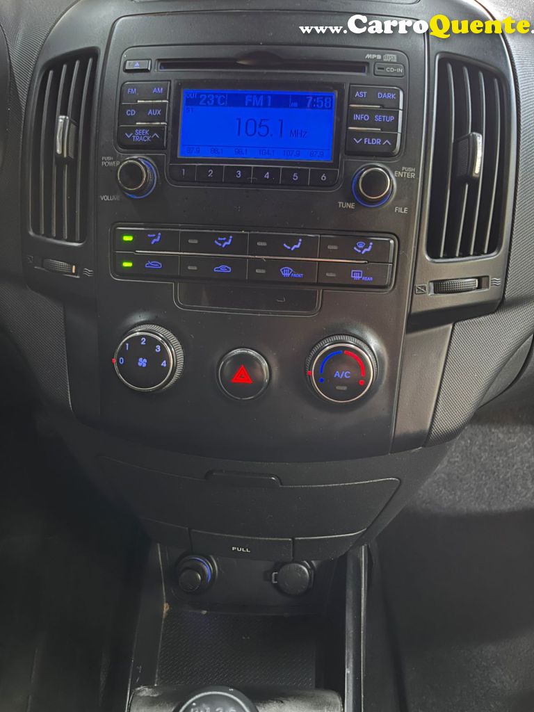 HYUNDAI   I30 2.0 16V 145CV 5P MEC.   PRATA 2011 2.0 GASOLINA - Loja