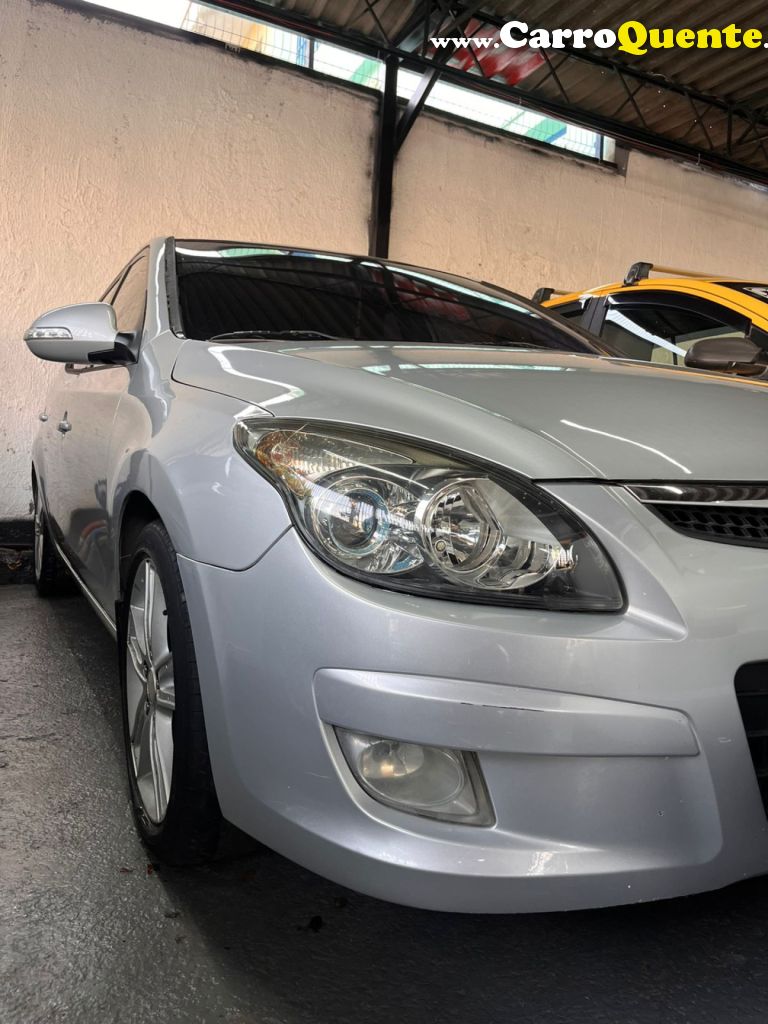 HYUNDAI   I30 2.0 16V 145CV 5P MEC.   PRATA 2011 2.0 GASOLINA - Loja