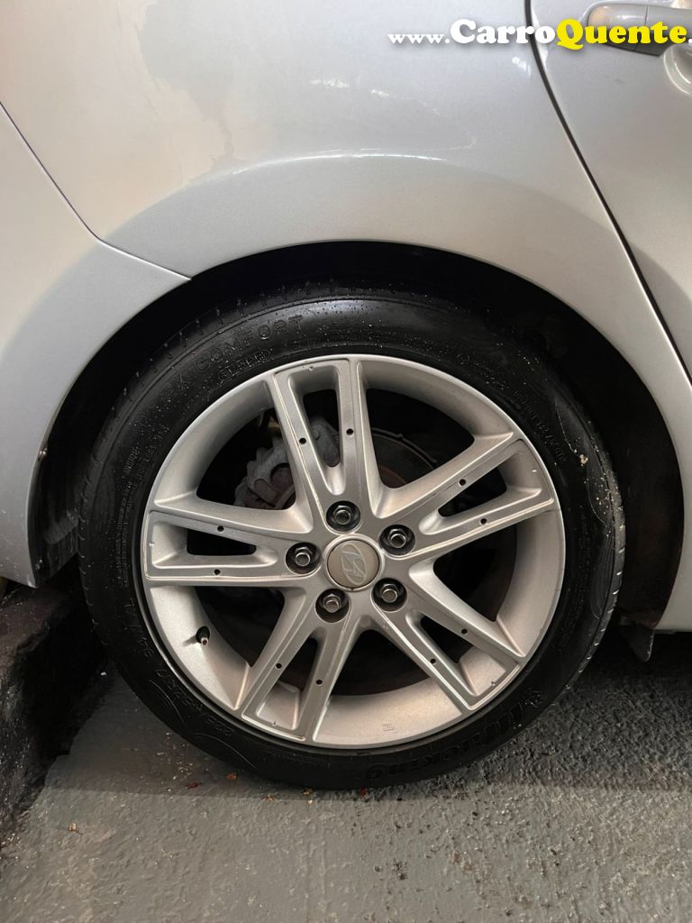 HYUNDAI   I30 2.0 16V 145CV 5P MEC.   PRATA 2011 2.0 GASOLINA - Loja