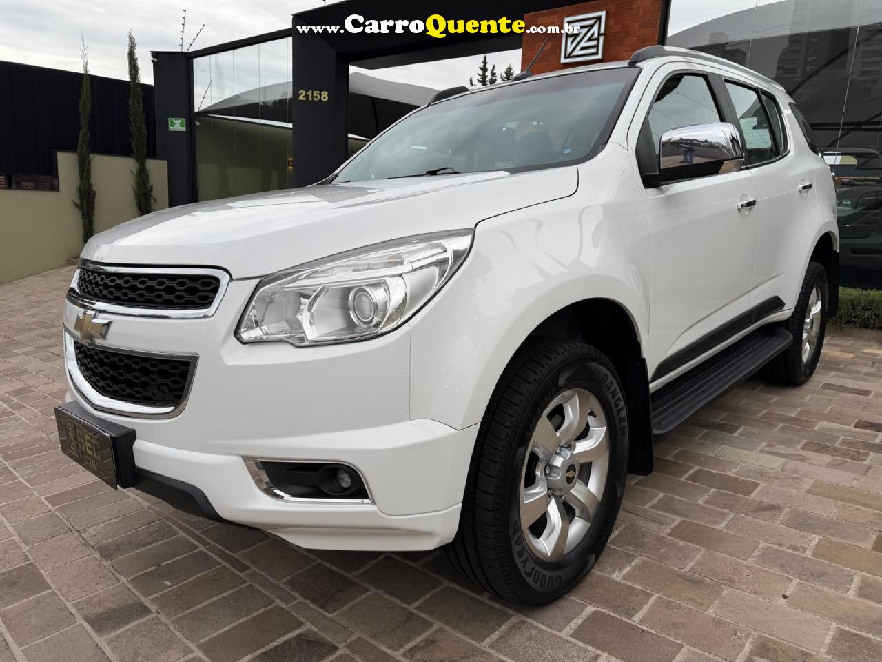 CHEVROLET   TRAILBLAZER LTZ 3.6 V6  AUT.   BRANCO 2013 3.6 GASOLINA - Loja