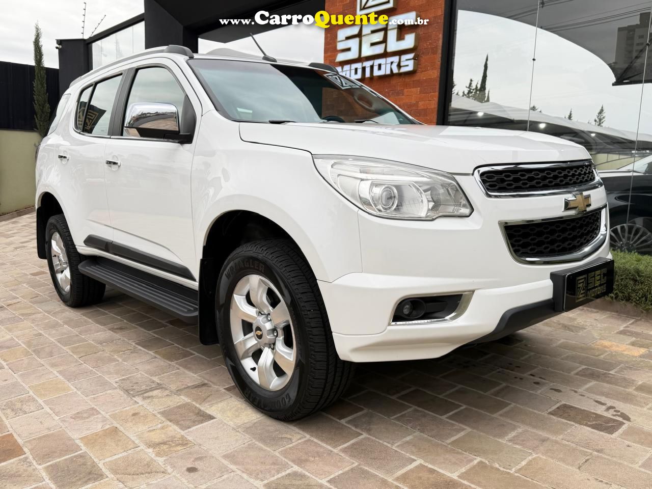 CHEVROLET   TRAILBLAZER LTZ 3.6 V6  AUT.   BRANCO 2013 3.6 GASOLINA - Loja