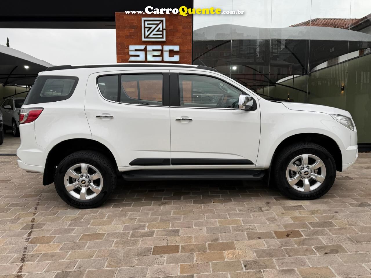 CHEVROLET   TRAILBLAZER LTZ 3.6 V6  AUT.   BRANCO 2013 3.6 GASOLINA - Loja