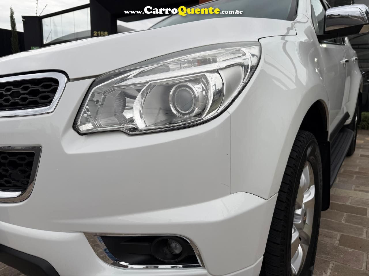CHEVROLET   TRAILBLAZER LTZ 3.6 V6  AUT.   BRANCO 2013 3.6 GASOLINA - Loja