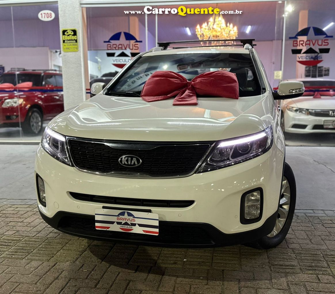 KIA   SORENTO 2.4 16V 4X2 AUT.   BRANCO 2015 2.4 GASOLINA - Loja