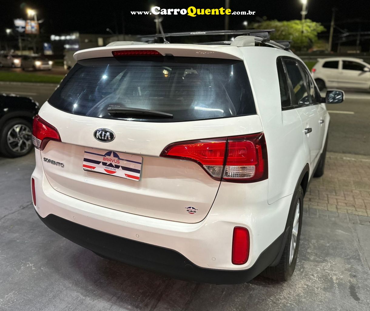 KIA   SORENTO 2.4 16V 4X2 AUT.   BRANCO 2015 2.4 GASOLINA - Loja