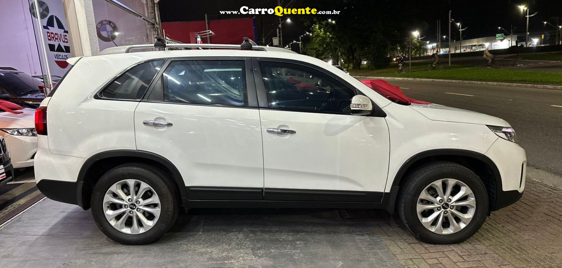 KIA   SORENTO 2.4 16V 4X2 AUT.   BRANCO 2015 2.4 GASOLINA - Loja