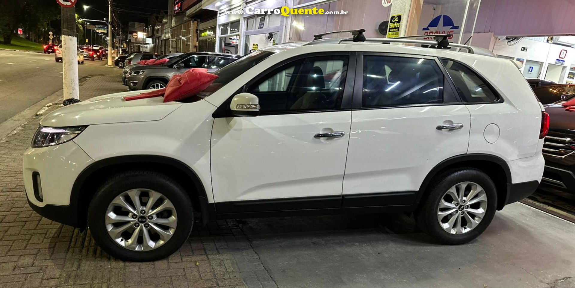 KIA   SORENTO 2.4 16V 4X2 AUT.   BRANCO 2015 2.4 GASOLINA - Loja