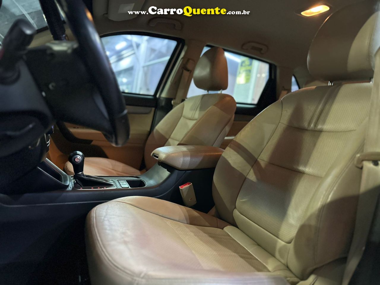 KIA   SORENTO 2.4 16V 4X2 AUT.   BRANCO 2015 2.4 GASOLINA - Loja