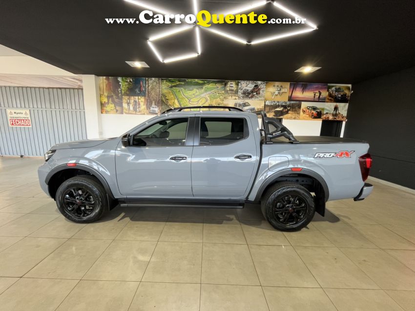 Nissan FRONTIER 2.3 16V TURBO DIESEL PRO4X CD 4X4 AUTOMÁTICO - Loja