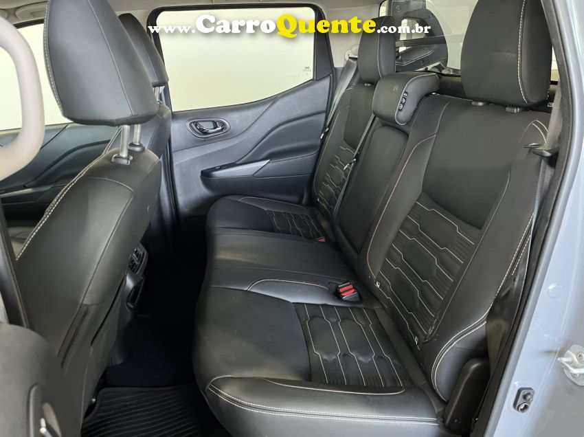 Nissan FRONTIER 2.3 16V TURBO DIESEL PRO4X CD 4X4 AUTOMÁTICO - Loja