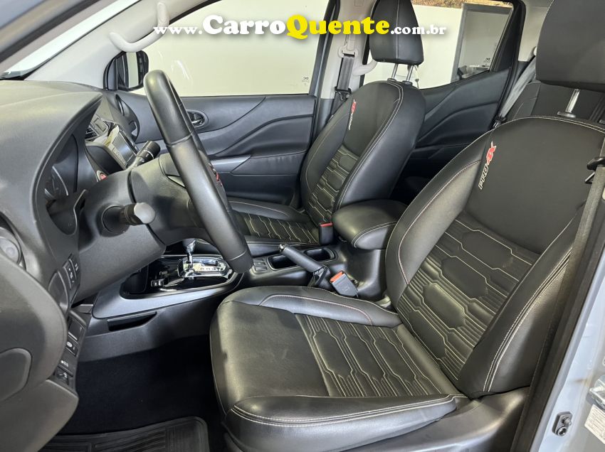 Nissan FRONTIER 2.3 16V TURBO DIESEL PRO4X CD 4X4 AUTOMÁTICO - Loja