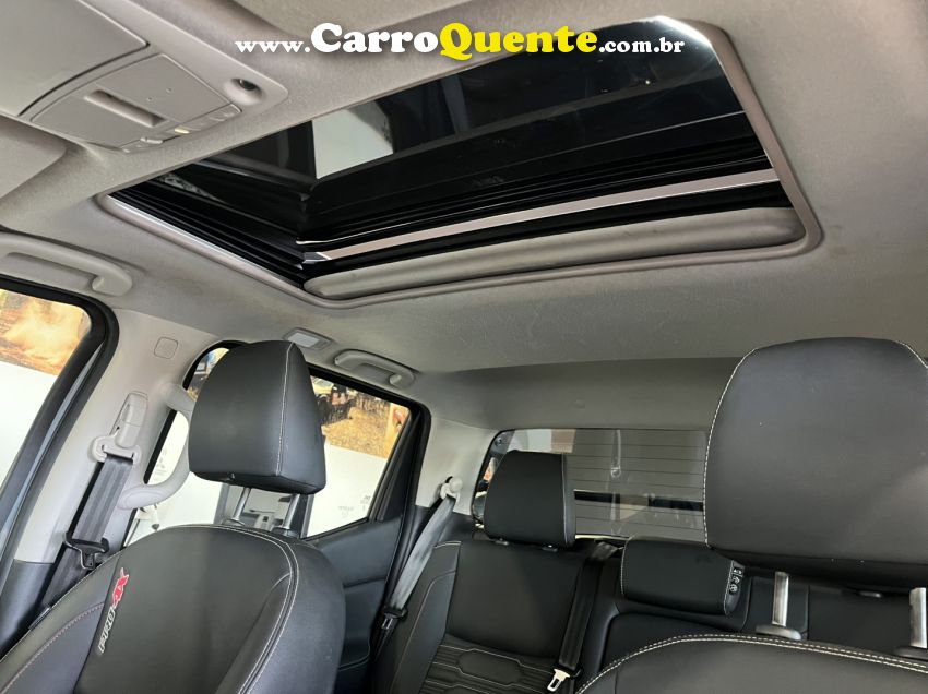 Nissan FRONTIER 2.3 16V TURBO DIESEL PRO4X CD 4X4 AUTOMÁTICO - Loja