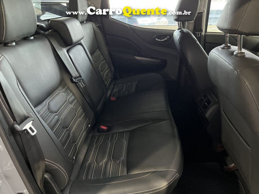 Nissan FRONTIER 2.3 16V TURBO DIESEL PRO4X CD 4X4 AUTOMÁTICO - Loja
