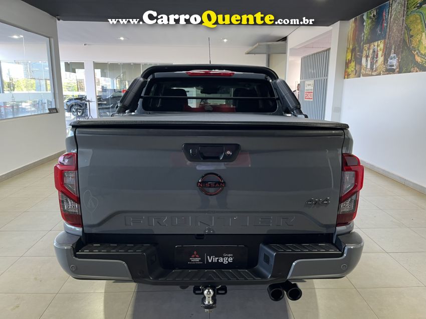 Nissan FRONTIER 2.3 16V TURBO DIESEL PRO4X CD 4X4 AUTOMÁTICO - Loja