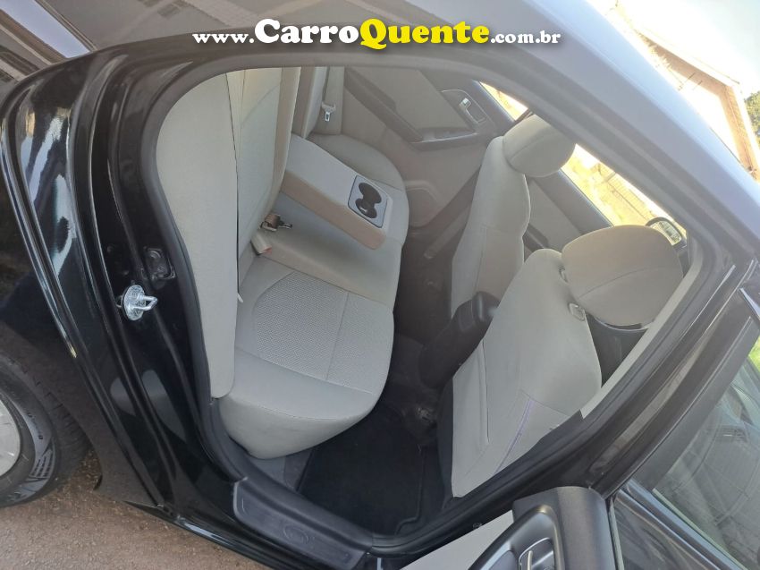 KIA CERATO 1.6 E.213 SEDAN 16V GASOLINA 4P MANUAL - Loja