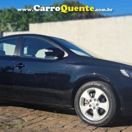 KIA CERATO 1.6 E.213 SEDAN 16V GASOLINA 4P MANUAL