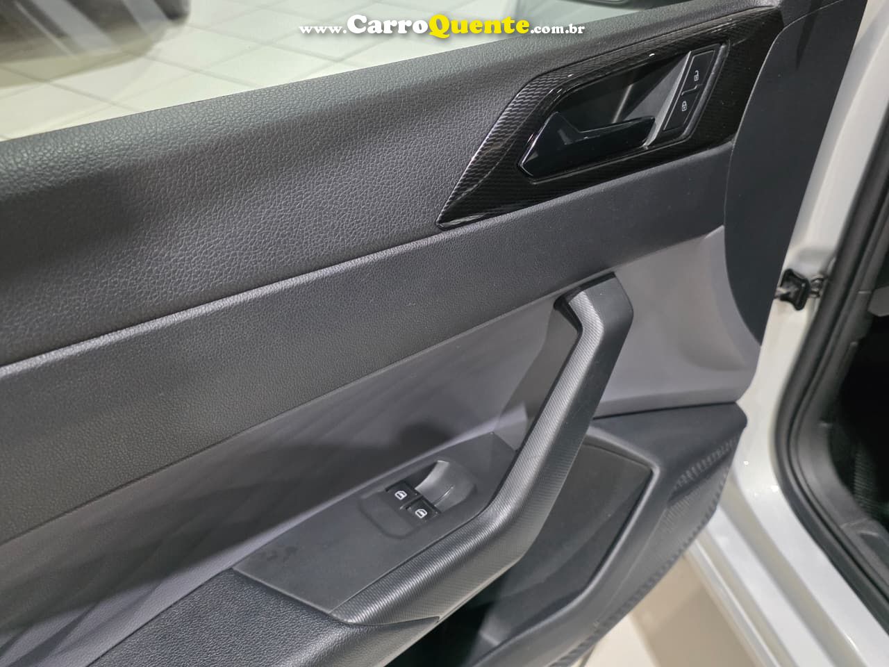 VOLKSWAGEN POLO 1.0 MPI TRACK 2025 - Loja