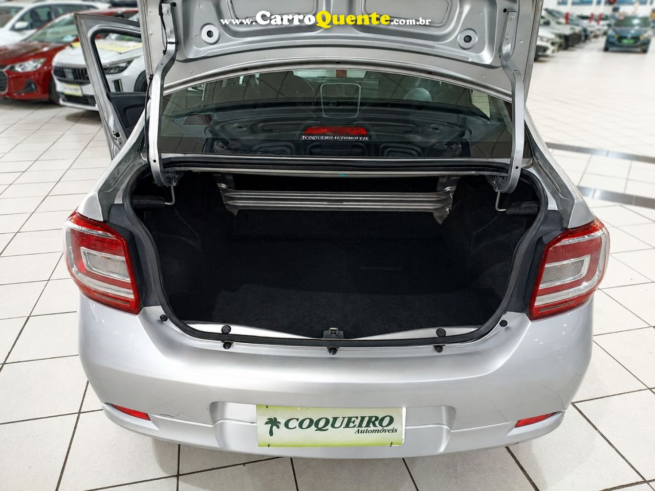 RENAULT LOGAN 1.0 12V SCE AUTHENTIQUE 2018 - Loja
