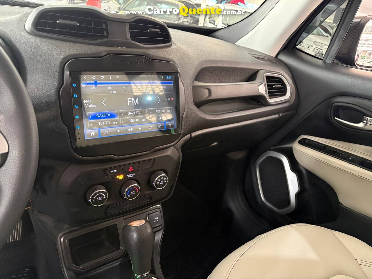 RENEGADE 1.8 AUT. C/ INTERIOR CARAMELO 2020 - Loja